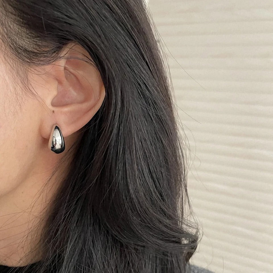 Chunky Hoop Earrings – Thick Gold & Silver Hoops for Women