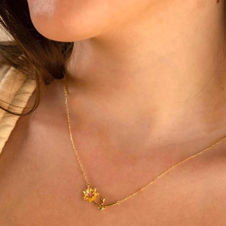 Personalized Birthstone Flower Necklace: Silver & Gold Custom Jewelry